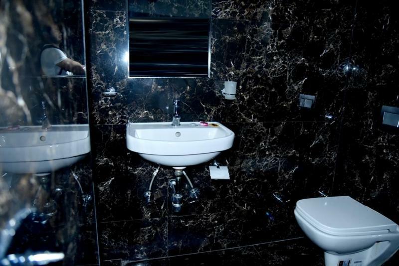 Hotel Royal Classic Барели Экстерьер фото